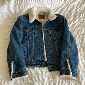 Levi’s jean jacket with fur lining